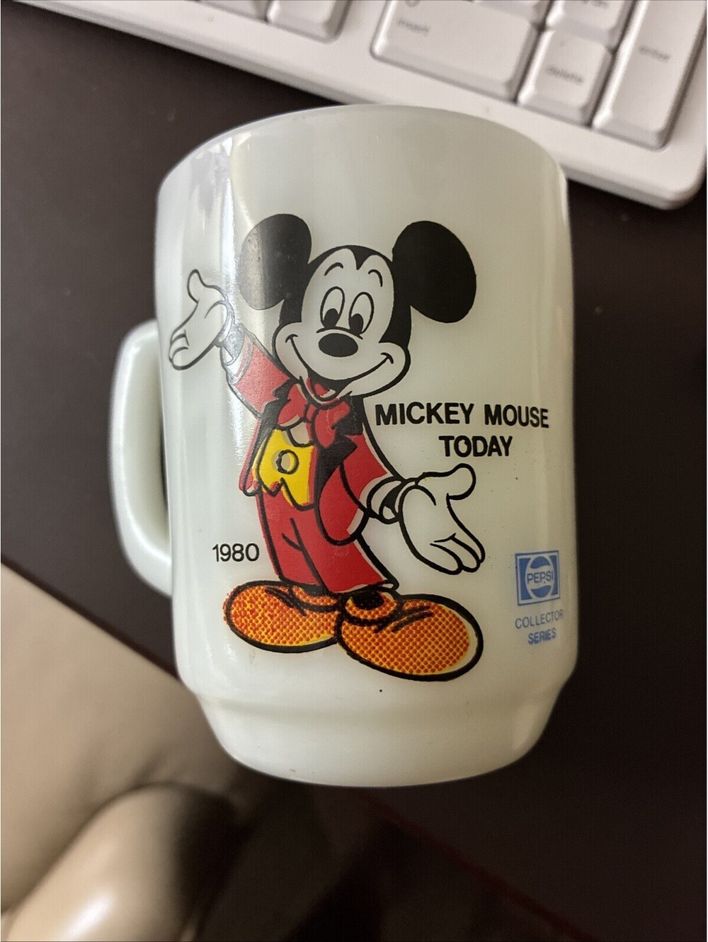 VTG FIRE KING ANCHOR HOCKING MICKEY MOUSE MILK GLASS MUG